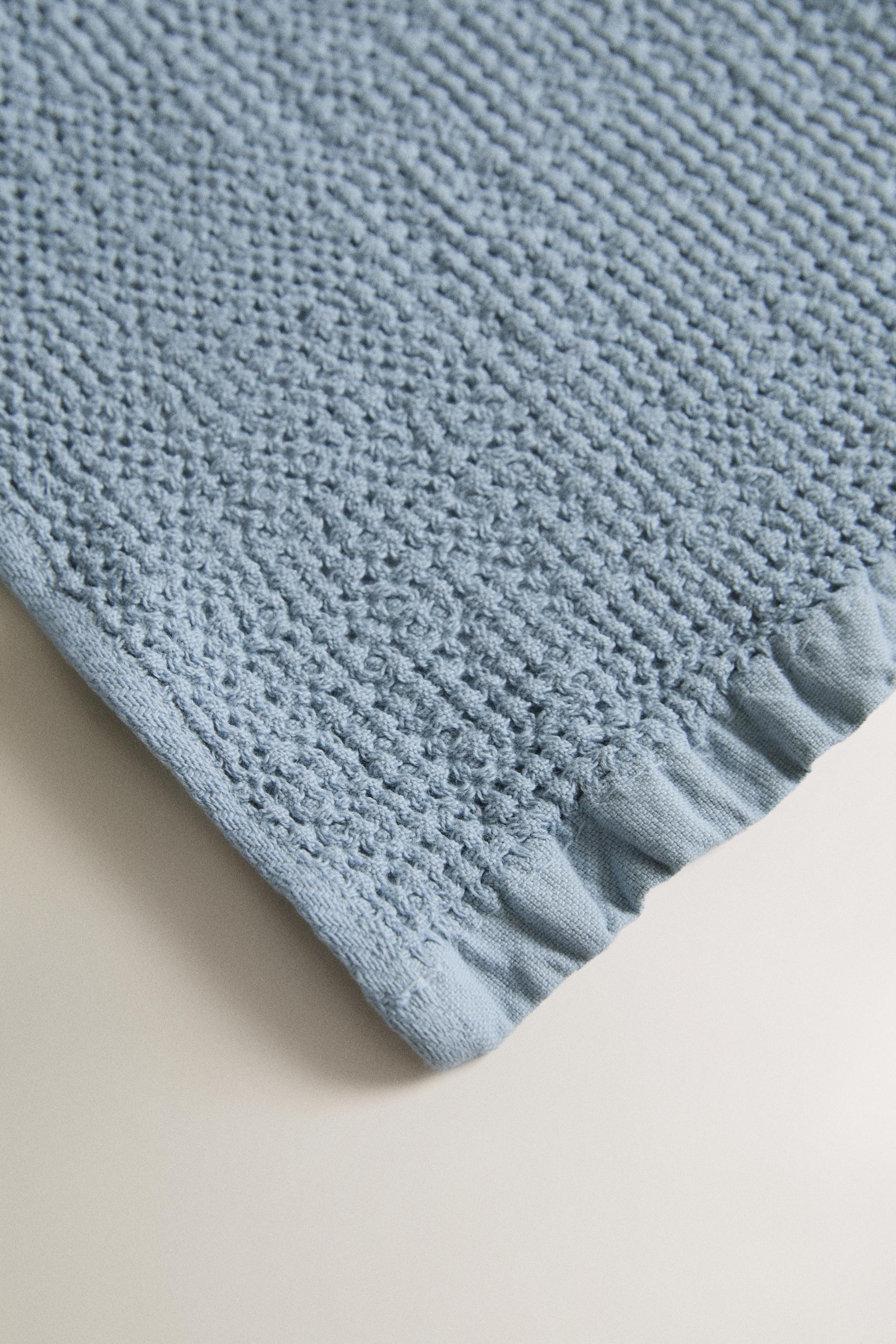 MINI WAFFLE BATH TOWEL